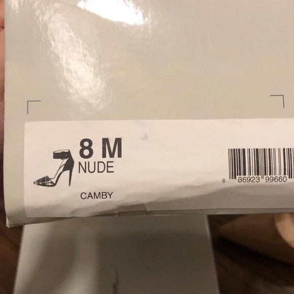 Jessica Simpson nude patent leather pumps - Picture 2 of 6